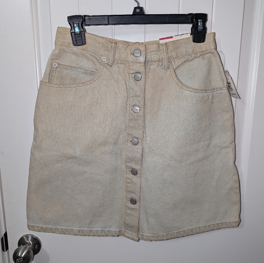 Vintage No Excuses Distressed Wash Denim Button Up Skirt W7/8 Light Wash Crm/Org